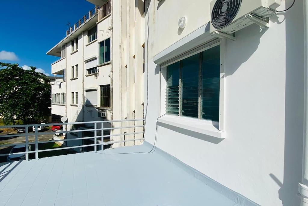 Le Sunshine - Au Coeur Du Centre Ville De Pointe- A- Pitre - Proche De Tout Avec Sa Grande Terrasse Ensoleillee エクステリア 写真